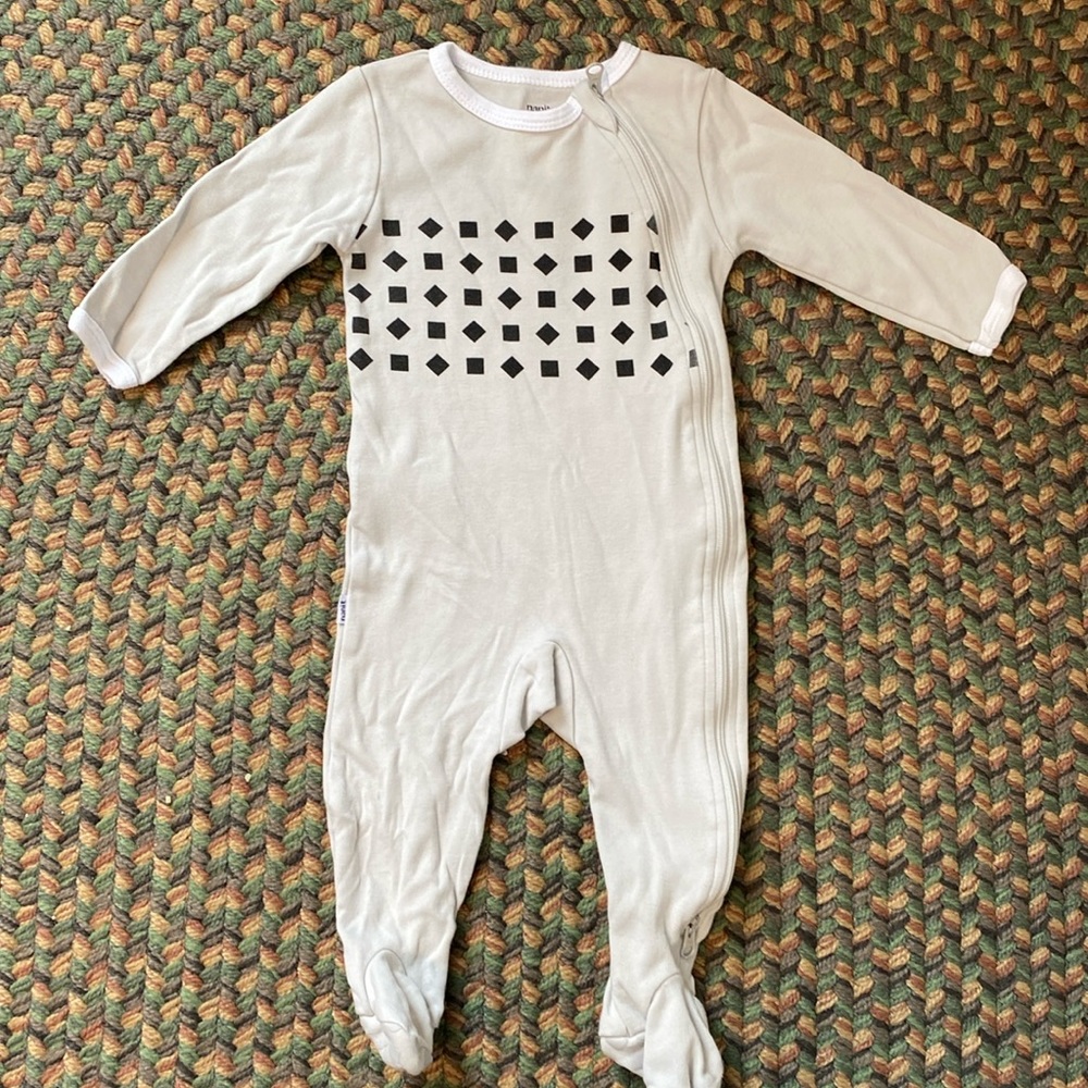 6-9M nanit pajamas
